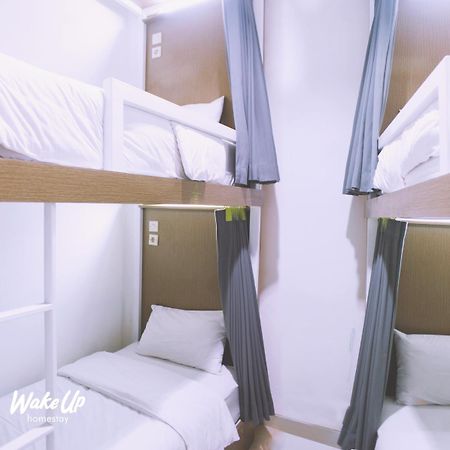 Wakeup Homestay Джокьякарта Экстерьер фото