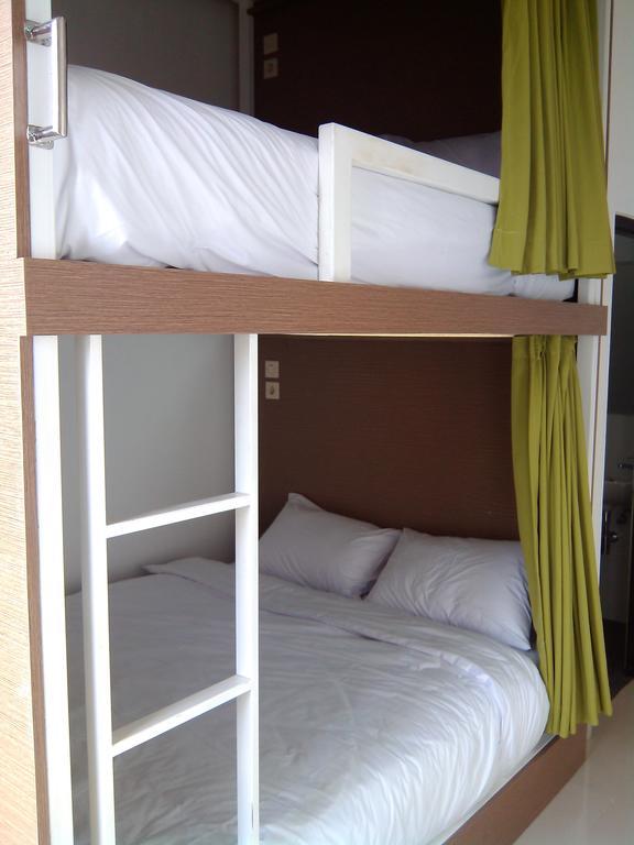 Wakeup Homestay Джокьякарта Экстерьер фото