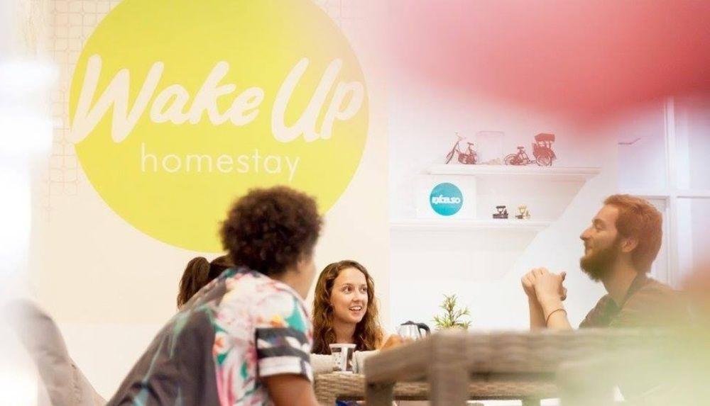 Wakeup Homestay Джокьякарта Экстерьер фото