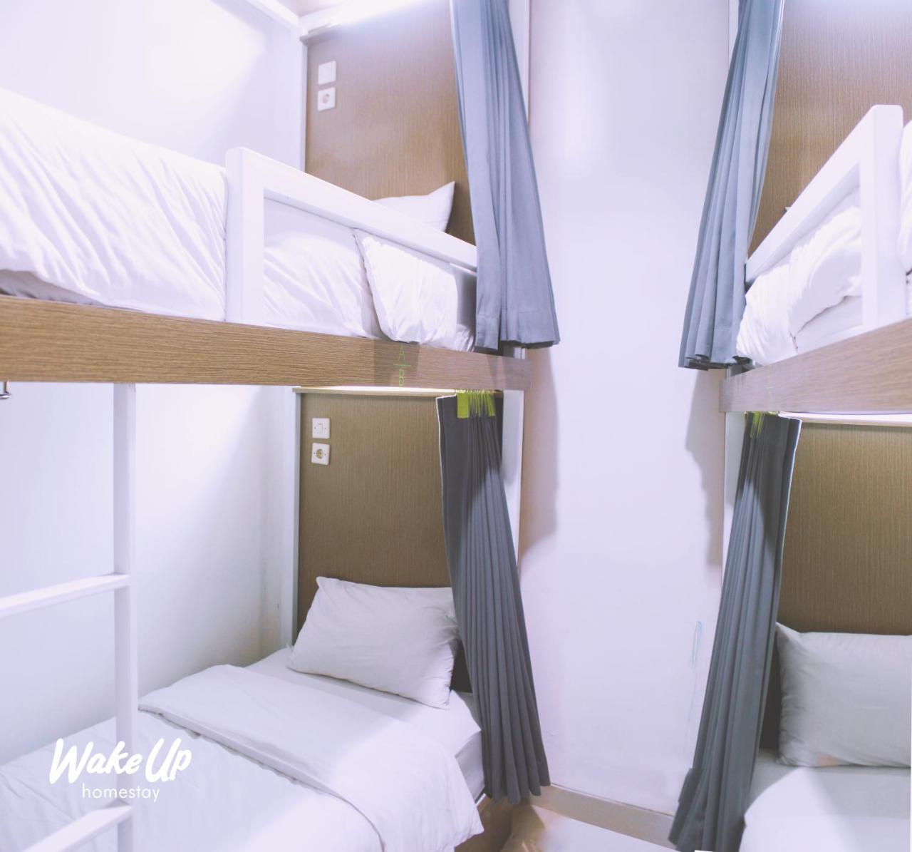 Wakeup Homestay Джокьякарта Экстерьер фото